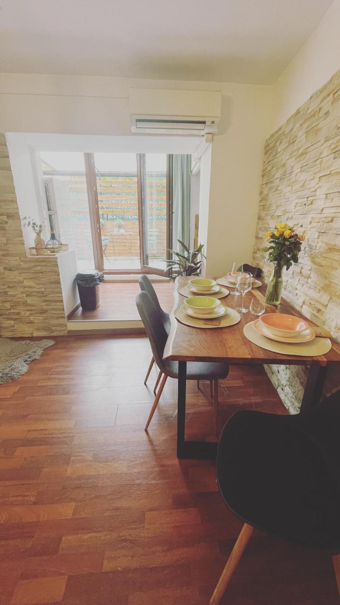 Apartma Ella Koper Buitenkant foto