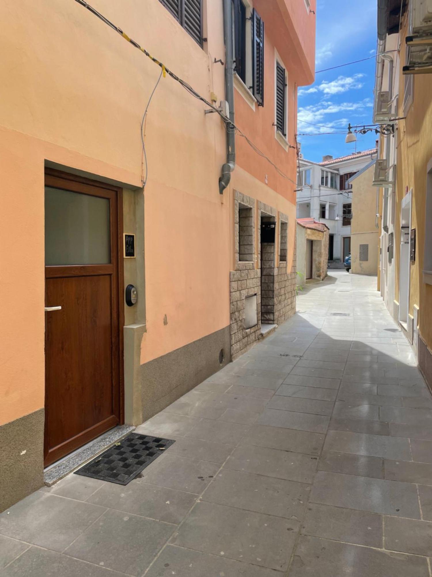 Apartma Ella Koper Buitenkant foto